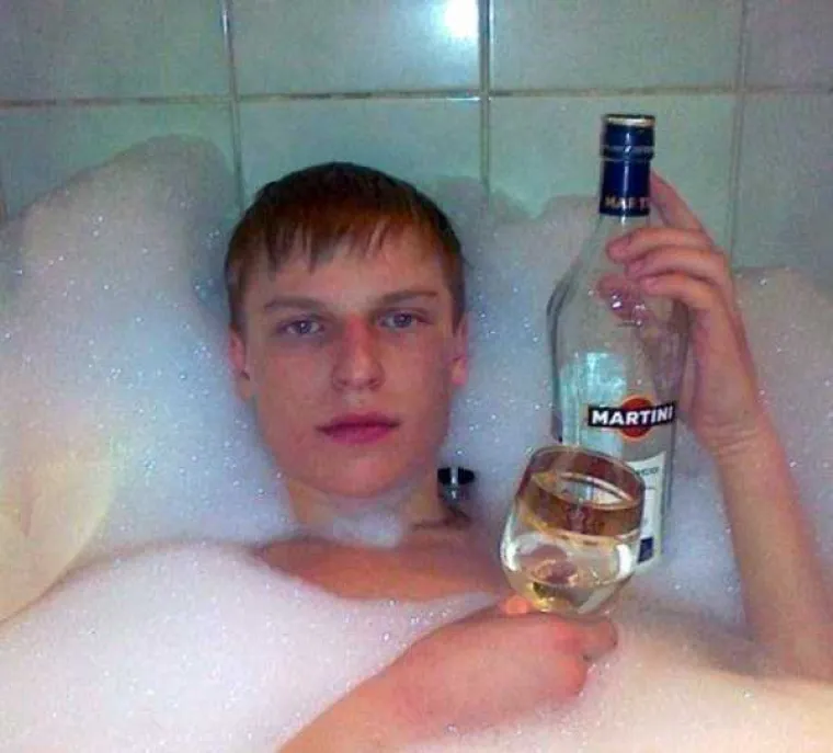 RUSKA VERZIJA ROMANTIKE: Očito je da se trude, ali svejedno im to nikako pomaže...