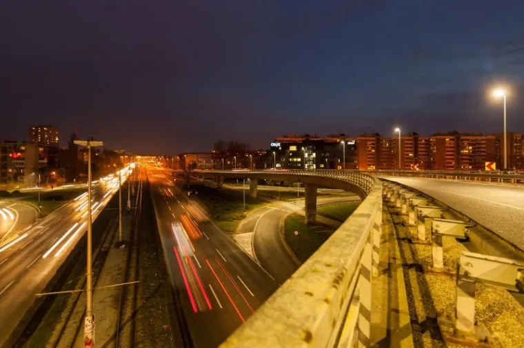 Zagreb pod večernjim svjetlima: pogledajte predivne fotografije protoka gradskog prometa