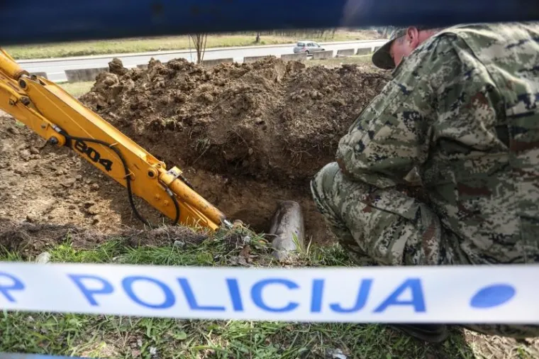 Nakon pronalaska kosti u Gračanima počelo iskapanje, radi li se o masovnoj grobnici?