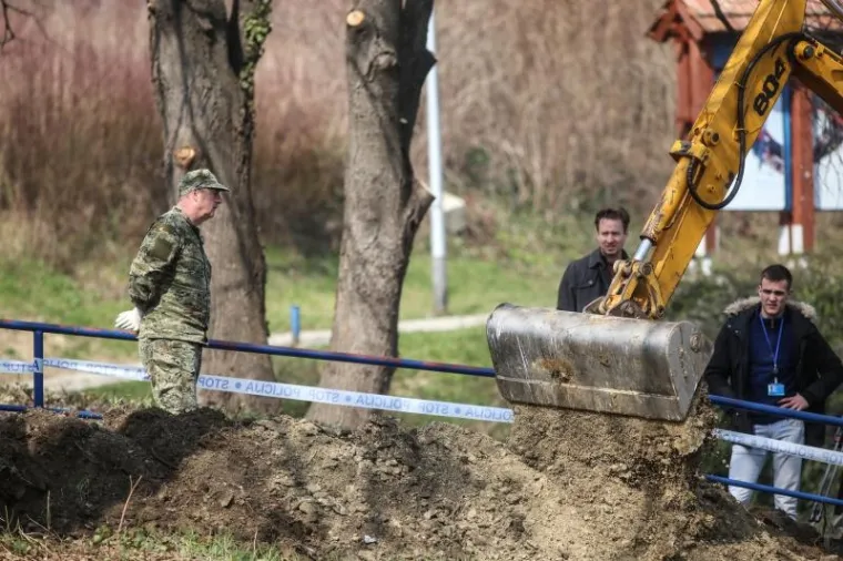 Nakon pronalaska kosti u Gračanima počelo iskapanje, radi li se o masovnoj grobnici?
