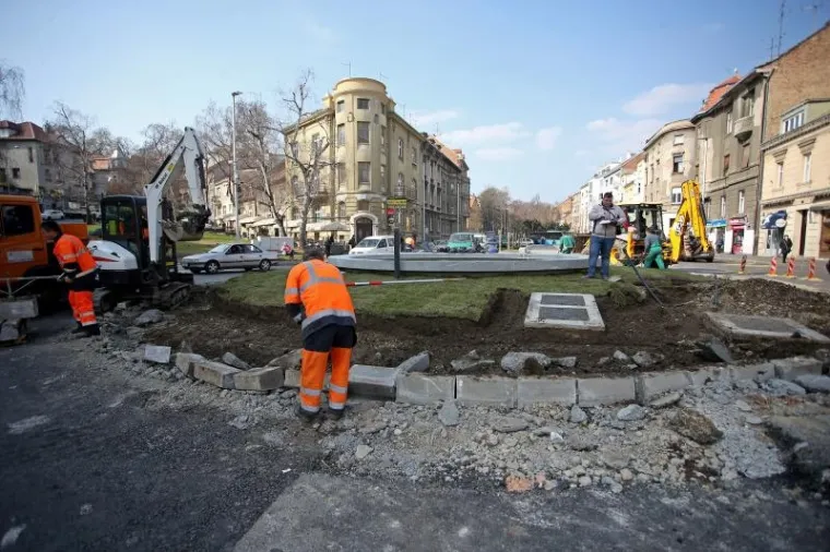 Uređuje se Britanski trg i postavlja nova fontana