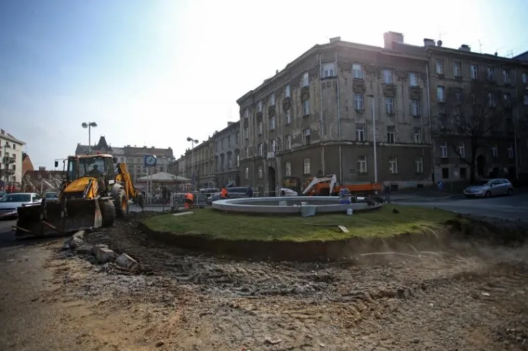 Uređuje se Britanski trg i postavlja nova fontana