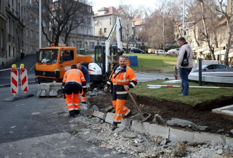 Uređuje se Britanski trg i postavlja nova fontana