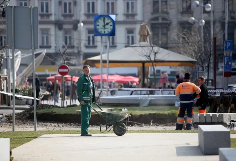 Uređuje se Britanski trg i postavlja nova fontana