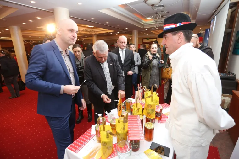 Ministar Tomislav Tolu&scaron;ić otvorio manifestaciju Doručak s hrvatskih farmi