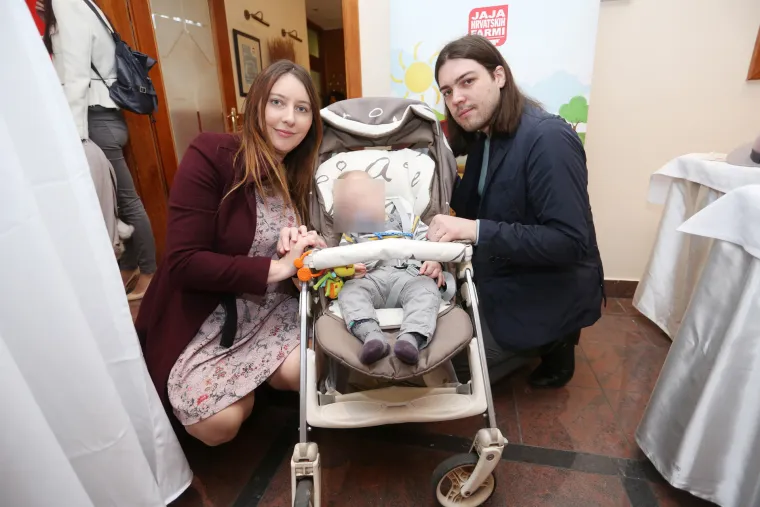 Vladimira Palfi i Ivan Vilibor Sinčić poveli sina na Doručak s hrvatskih farmi