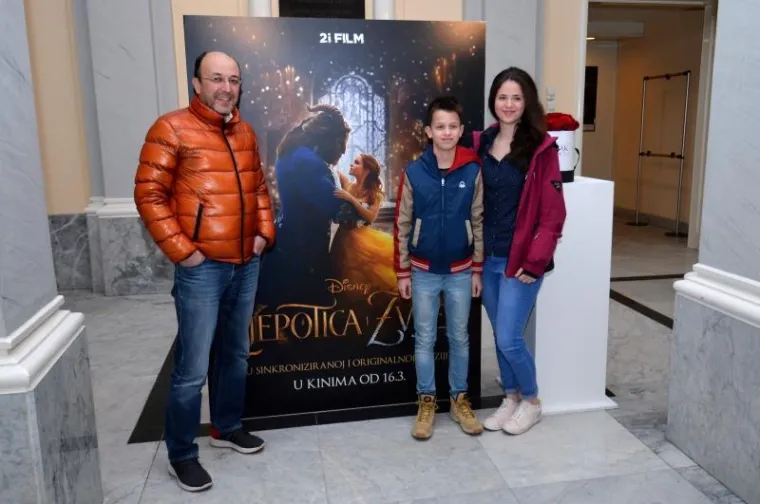 PREMIJERU FILMA ZASJENILE SEKSI NOGE: Ljepotica Lana Jurčević izgledala je sinoć 'zvjerski' dobro