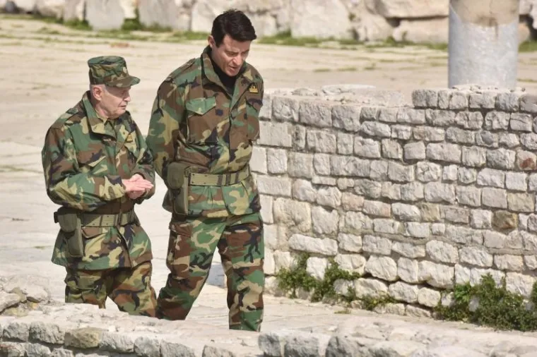 Na zadarskom je Forumu započelo snimanje scene za film General, koji portretira život generala Ante Gotovine. Ovo je ujedno i jedina scena koja se snima ba&scaron; u gradu Zadru. Za potrebe snimanja, promet Kalelargom blokiran je na pola sata kako prolaznici ne bi ometali filmsku ekipu. Dok su policija i osiguranje zaustavljali prolaznike, zadarski Forum bio je kulisa za scenu razgovora generala Ante Gotovine i generala Janka Bobetka. Ulogu generala Bobetka, tumači Mustafa Nadarević.