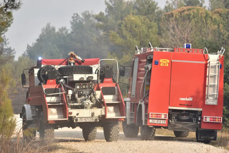 Veliki požar buknuo je na području Ražanca