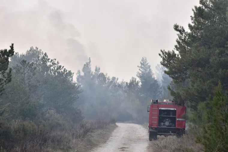 Veliki požar buknuo je na području Ražanca