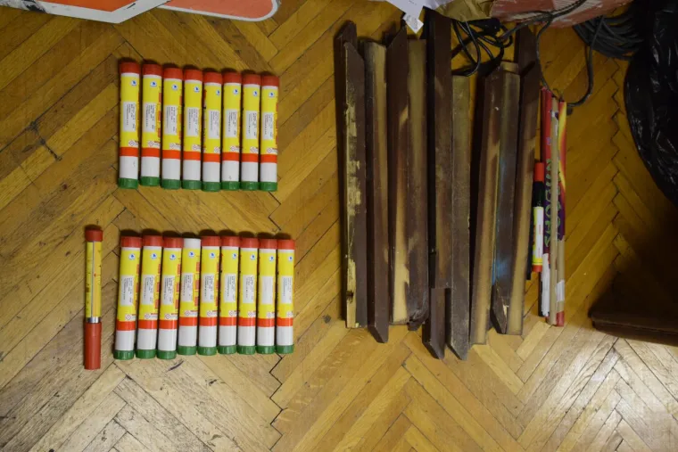 MASOVNA UHIĆENJA PRIPADNIKA TORCIDE: Pronađene teleskopske palice, drvene letve, baklje...