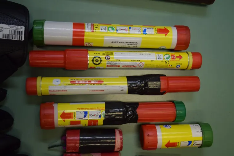 MASOVNA UHIĆENJA PRIPADNIKA TORCIDE: Pronađene teleskopske palice, drvene letve, baklje...