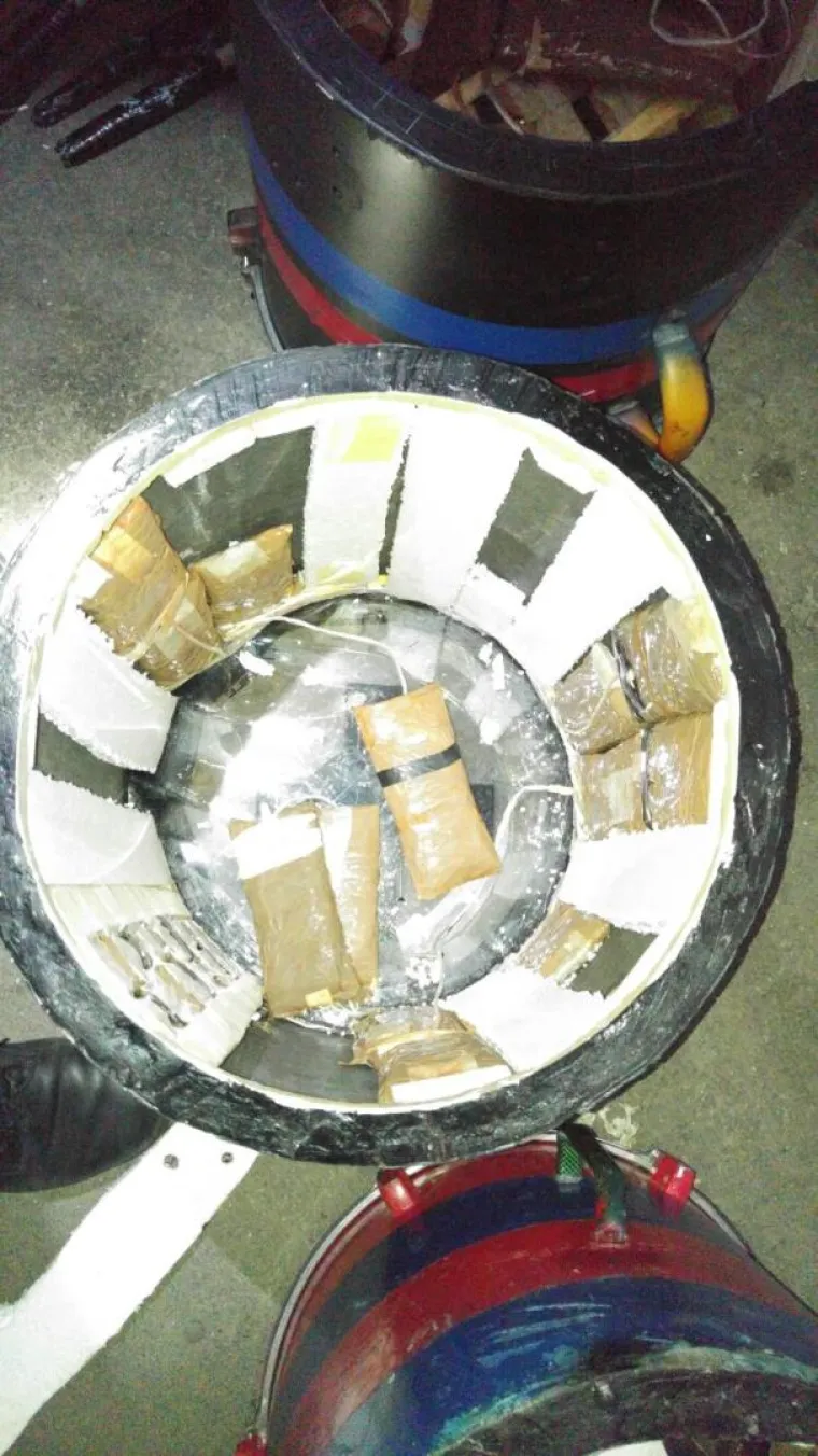 MASOVNA UHIĆENJA PRIPADNIKA TORCIDE: Pronađene teleskopske palice, drvene letve, baklje...