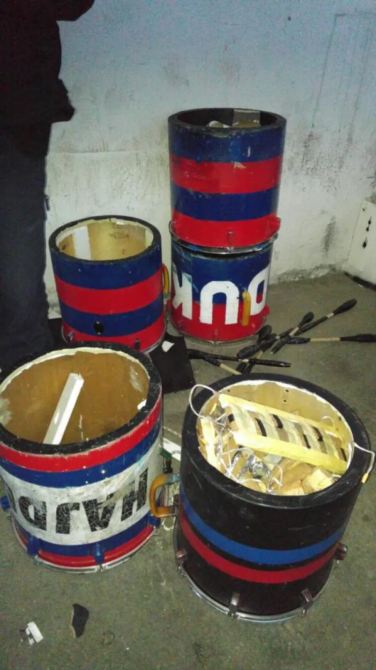 MASOVNA UHIĆENJA PRIPADNIKA TORCIDE: Pronađene teleskopske palice, drvene letve, baklje...