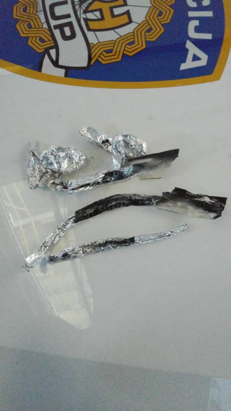 MASOVNA UHIĆENJA PRIPADNIKA TORCIDE: Pronađene teleskopske palice, drvene letve, baklje...