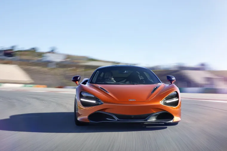 MCLAREN 720S: Ovako izgleda automobil kojem je do 100 km/h potrebno manje od 3 sekunde