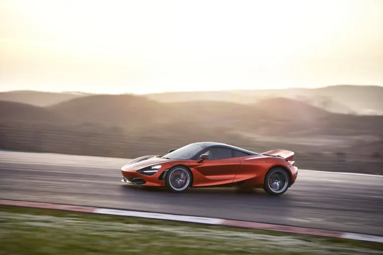 MCLAREN 720S: Ovako izgleda automobil kojem je do 100 km/h potrebno manje od 3 sekunde