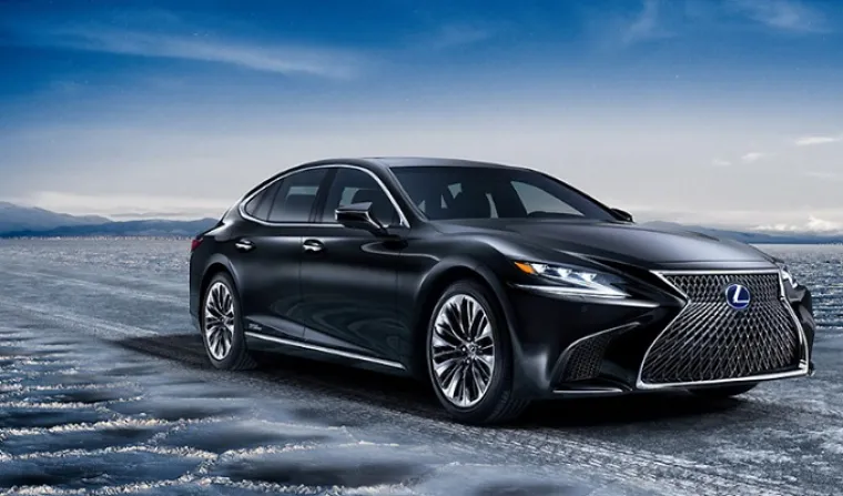 Temeljen je LS 500h na novoj Lexus Global Arhitecture platformi koju dijeli s novim LC-om, a koja mu, u usporedbi s prethodnom generacijom, omogućuje niže težište, bolju stabilnost i bolju raspodjelu mase.