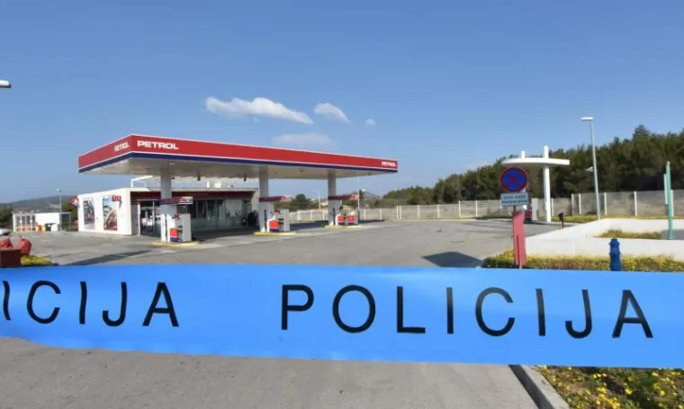 Vodice: Na benzinskoj postaji eksplozivnom napravom raznijeli bankomat i otuđili novac