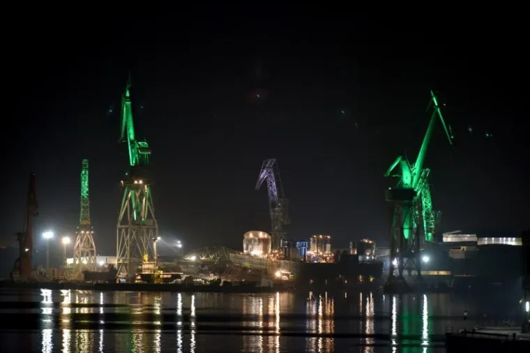 Rijeka, Zagreb i Pula, svaki grad na svoj način, uključili su se u obilježavanje nacionalnog praznika Irske, Dana svetoga Patrika.
U Rijeci je zelenom svjetlo&scaron;ću obasjana Trsatska gradina te dizalice na lukobranu riječke luke. Zagrebačke fontane, kao i Svjetleći divovi u pulskom brodogradili&scaron;tu Uljanik također sudjeluju u inicijativi Svjetskog ozelenjavanja.