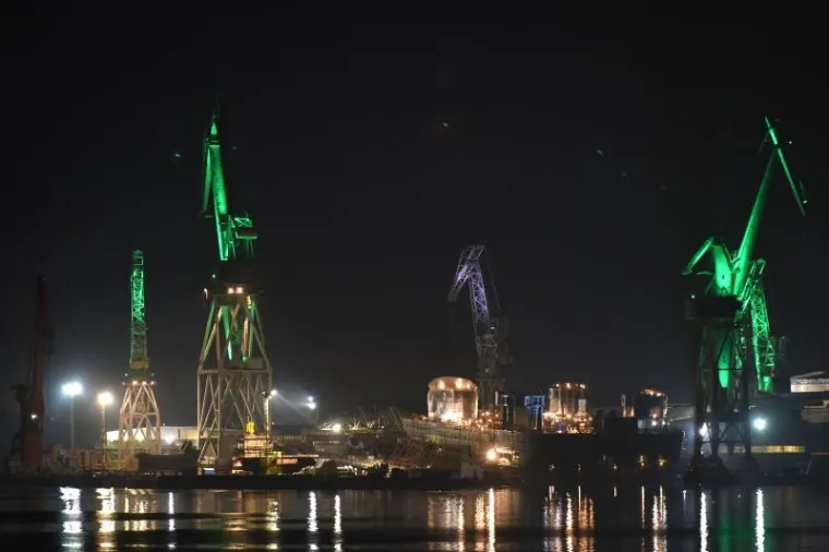 Rijeka, Zagreb i Pula, svaki grad na svoj način, uključili su se u obilježavanje nacionalnog praznika Irske, Dana svetoga Patrika.
U Rijeci je zelenom svjetlo&scaron;ću obasjana Trsatska gradina te dizalice na lukobranu riječke luke. Zagrebačke fontane, kao i Svjetleći divovi u pulskom brodogradili&scaron;tu Uljanik također sudjeluju u inicijativi Svjetskog ozelenjavanja.