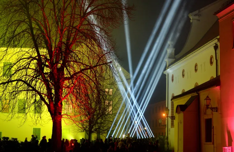 Jedinstveni svjetlosni spektakl u metropoli: Festival svjetla oživio Zagreb i najavio proljeće!