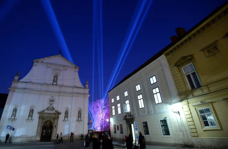 Jedinstveni svjetlosni spektakl u metropoli: Festival svjetla oživio Zagreb i najavio proljeće!