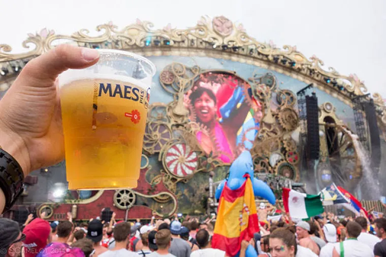 Glazbeni festivali mogu biti izvor lude zabave, no mnogi ih pamte po odvratnim prizorima koji nastaju kao posljedica loših sanitarnih i higijenskih uvjeta. Neke od najboljih i najgorih scena s festivala možete pogledati u nastavku.