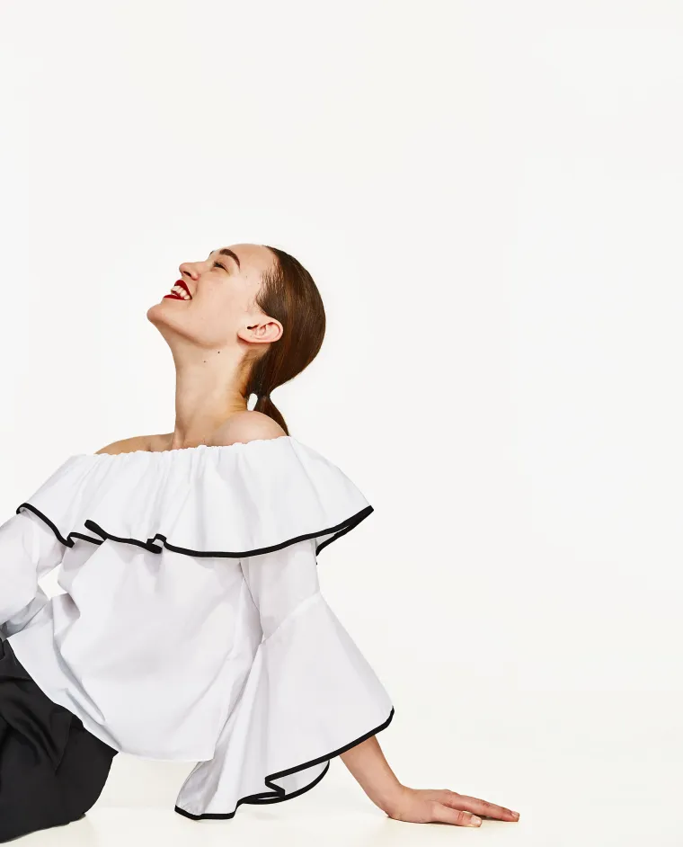 Top od popelina s volanima, Zara, 199,90 kuna