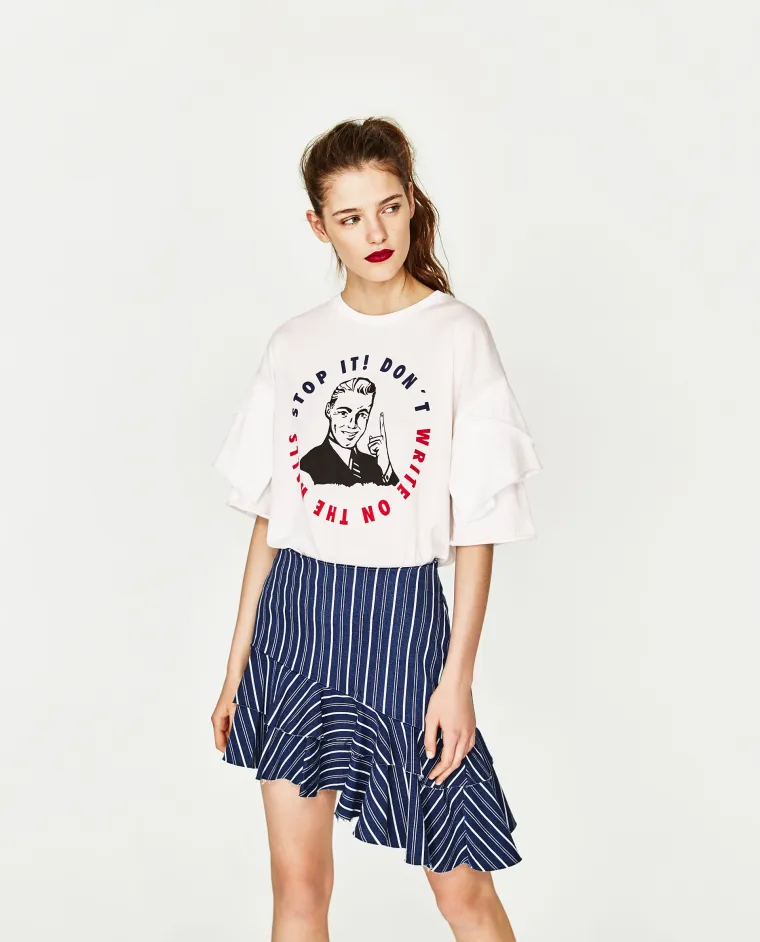 Majica s grafičkim motivom i volanima, Zara, 99,90 kuna