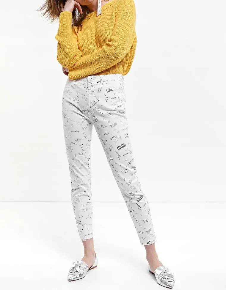 Skinny jeans s natpisima, Stradivarius, 149,90 kuna