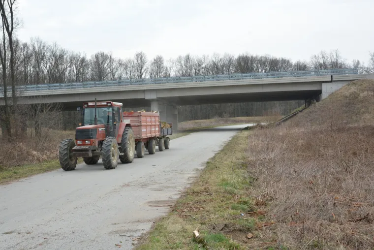 Nadvožnjak koji je prije 8 godina bio dio političke kampanje i dalje nema svrhe