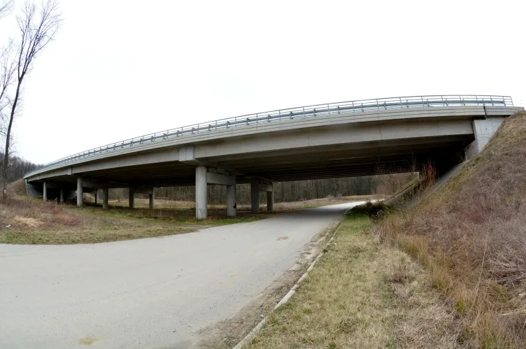 Nadvožnjak koji je prije 8 godina bio dio političke kampanje i dalje nema svrhe