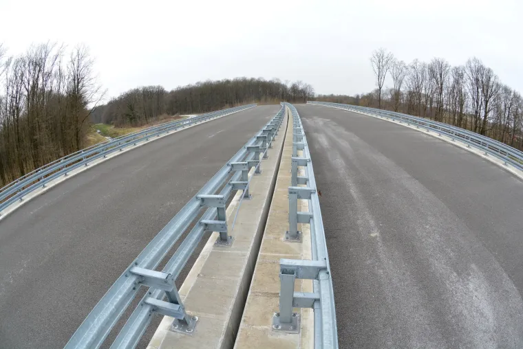 Nadvožnjak koji je prije 8 godina bio dio političke kampanje i dalje nema svrhe