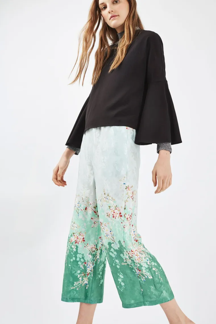 Satenske hlače cvjetnog uzorka, Topshop, 423,00 kune