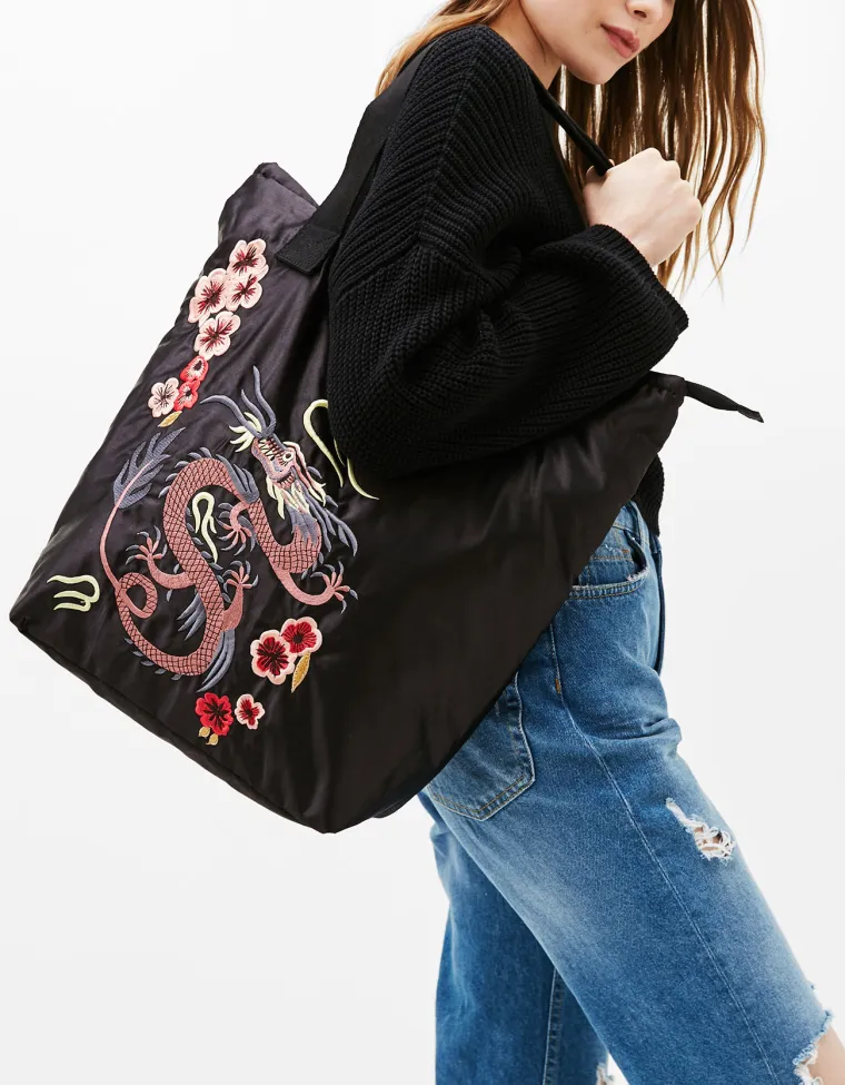 Torba od satena, Bershka, 189,90 kuna