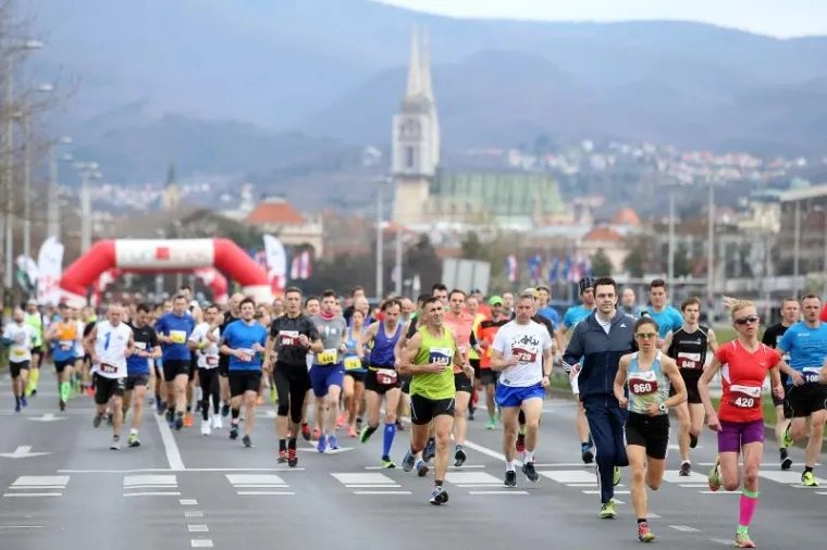 Proljetni polumaraton VIP Zagreb21 startao ispred Nacionalne sveučili&scaron;ne knjižnice