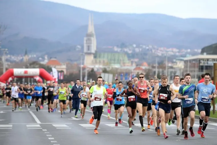 Proljetni polumaraton VIP Zagreb21 startao ispred Nacionalne sveučili&scaron;ne knjižnice