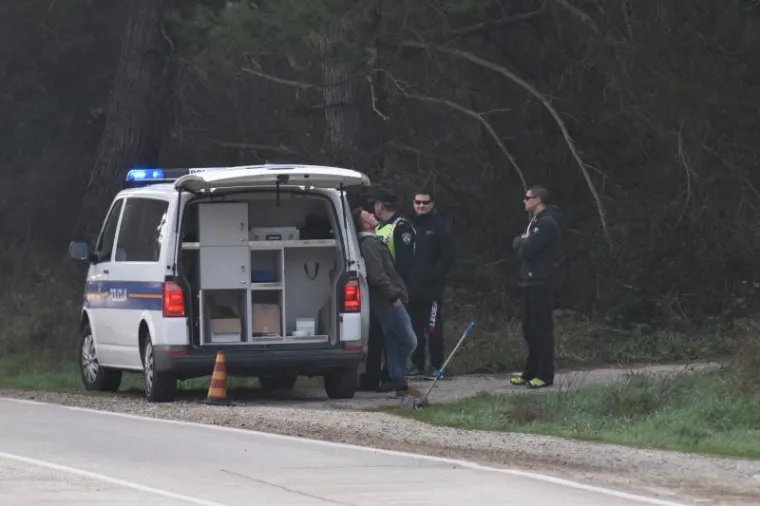 TRAGEDIJA U ISTRI: Izgubio nadzor i zabio se u stablo