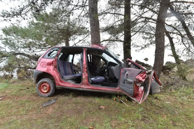 TRAGEDIJA U ISTRI: Izgubio nadzor i zabio se u stablo