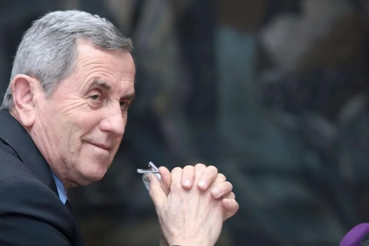 Poznati splitski svećenik don Ivan Grubišić umro je jutros u 81. godini života u Splitu, gradu u kojem je godinama bio jedan od omiljenih svećenika.