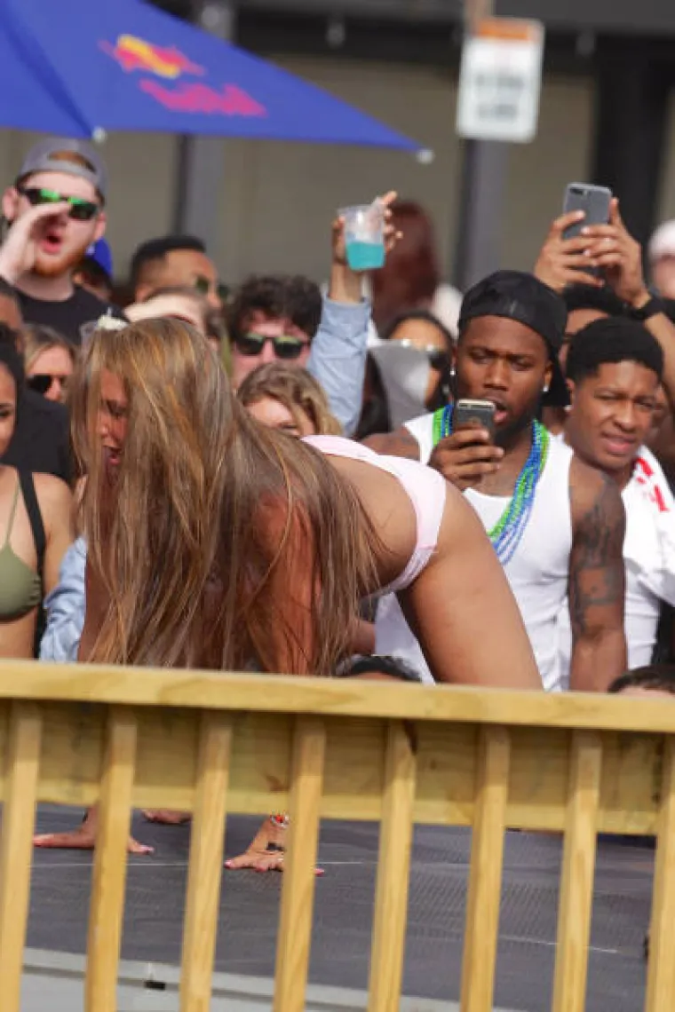 UNEREDILI SEBE I SVE OKO SEBE: Američki studenti oti&scaron;li na ferje i napravili čisti kaos