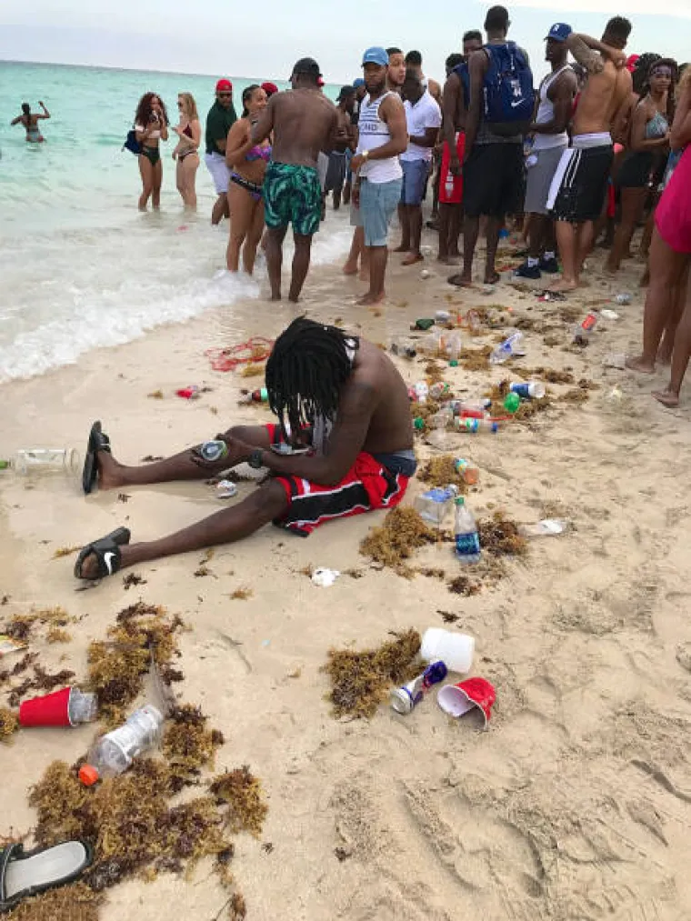 UNEREDILI SEBE I SVE OKO SEBE: Američki studenti oti&scaron;li na ferje i napravili čisti kaos