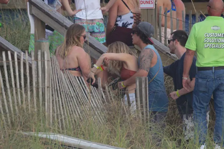 UNEREDILI SEBE I SVE OKO SEBE: Američki studenti oti&scaron;li na ferje i napravili čisti kaos