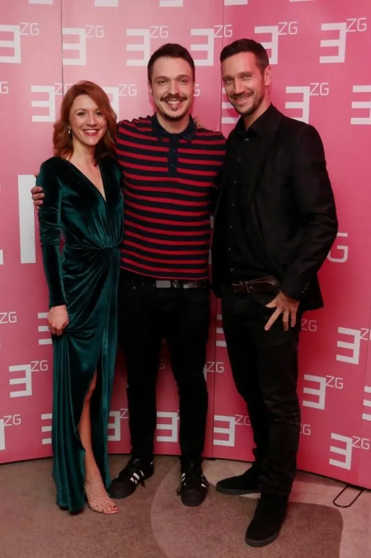 RADIO ENTER PROSLAVIO TREĆI ROĐENDAN: Fil Tilen oko sebe okupio ljepotice unatoč odijelu