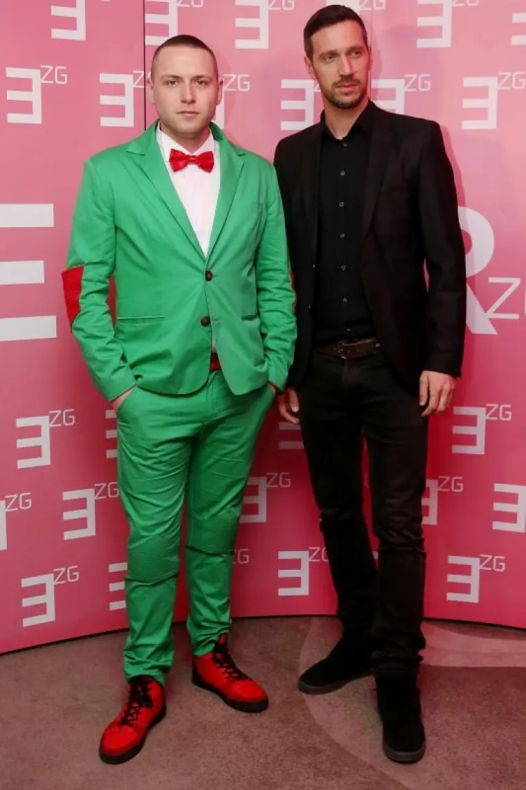 RADIO ENTER PROSLAVIO TREĆI ROĐENDAN: Fil Tilen oko sebe okupio ljepotice unatoč odijelu