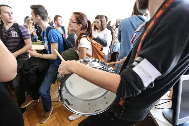 Studenti Hrvatskih studija zbog ukidanja upisne kvote za Studij filozofije pokrenuli blokadu nastave