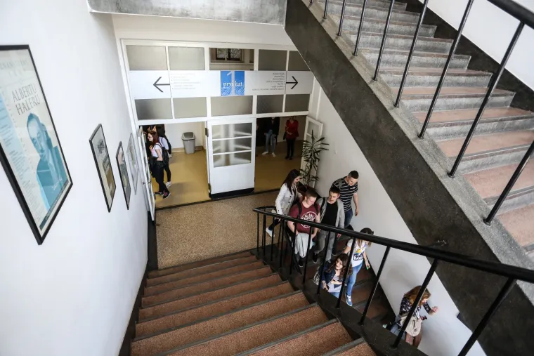 Studenti Hrvatskih studija zbog ukidanja upisne kvote za Studij filozofije pokrenuli blokadu nastave