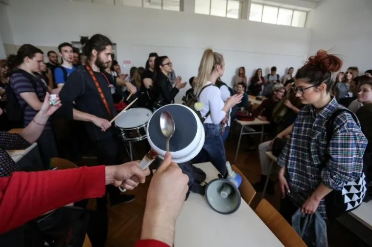 Studenti pokrenuli blokadu nastave na Hrvatskim studijima