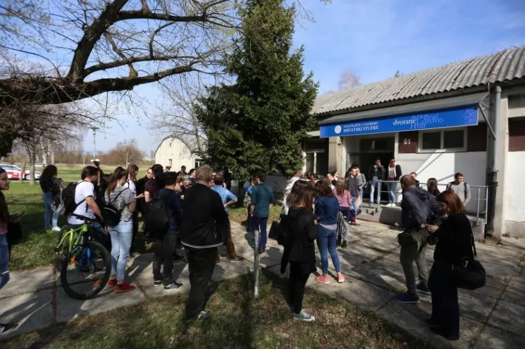 Studenti pokrenuli blokadu nastave na Hrvatskim studijima